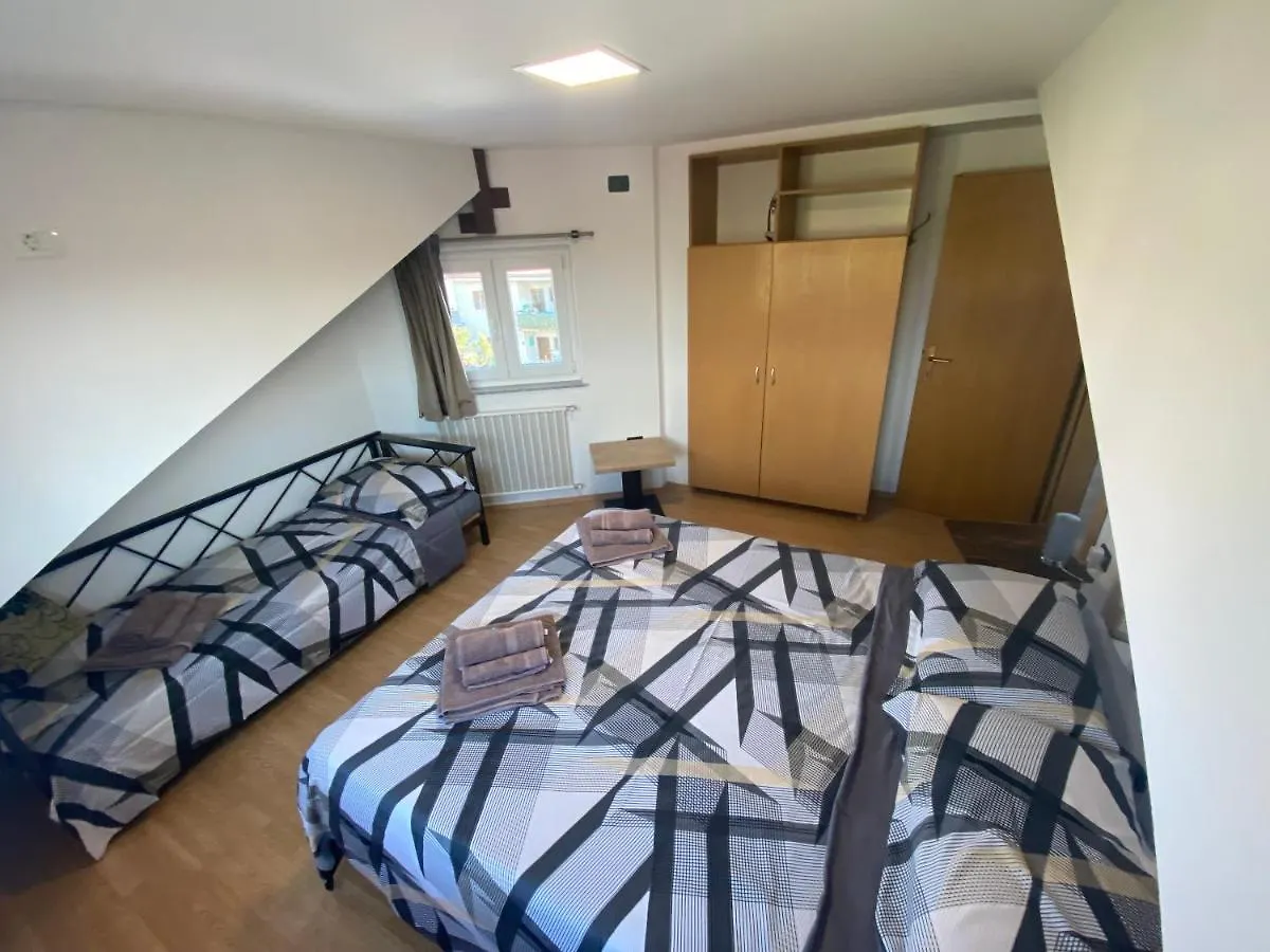 Apartments Ari And Bonnie - Cozy With Roof Terrace Pula 0*,  Croatia