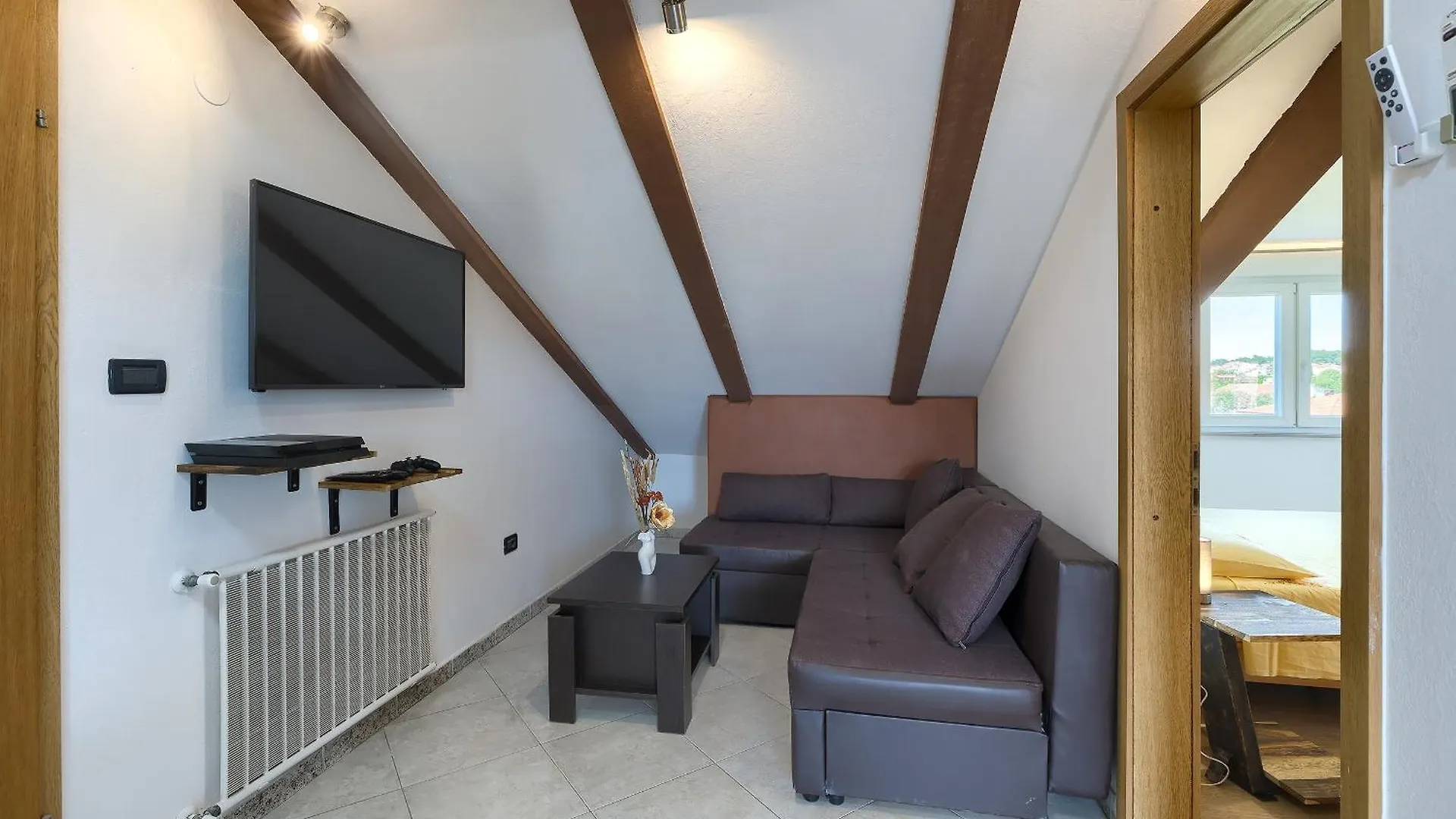 Apartments Ari And Bonnie - Cozy With Roof Terrace Pula